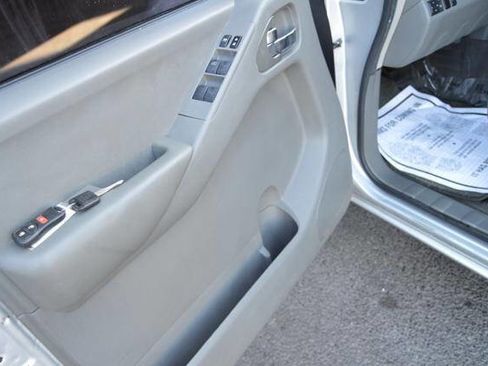 Used 2008 Nissan Frontier SE w/ SE Value Truck Pkg image 33