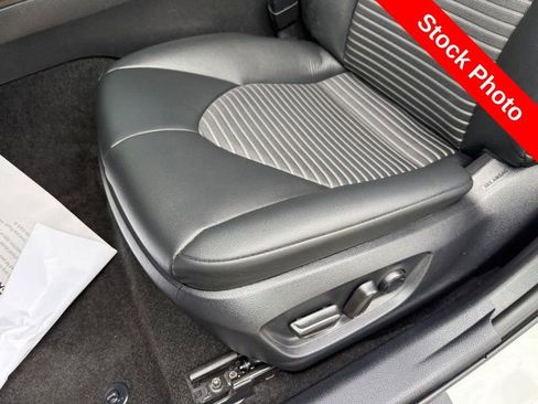 Used 2023 Toyota Camry SE FWD image 17