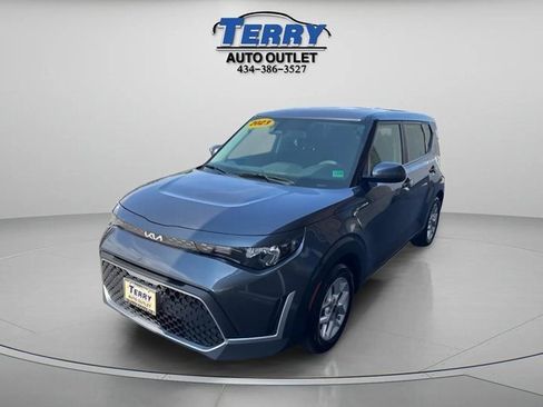 Used 2023 Kia Soul LX w/ LX Technology Package image 5