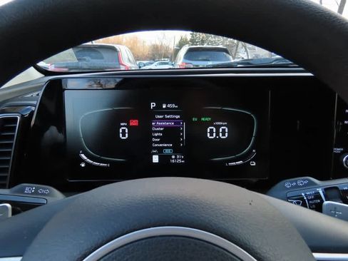 Used 2023 Kia Sportage LX image 25