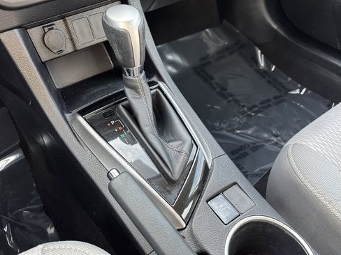 Used 2015 Toyota Corolla LE FWD image 23