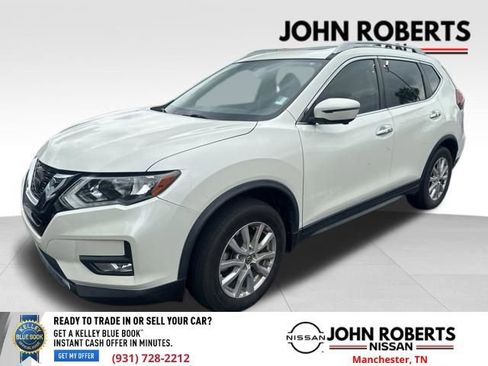 Used 2018 Nissan Rogue SV w/ Sun & Sound Touring Package FWD image 2