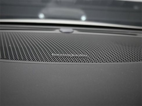 Used 2024 Volvo S60 T8 Ultimate image 31