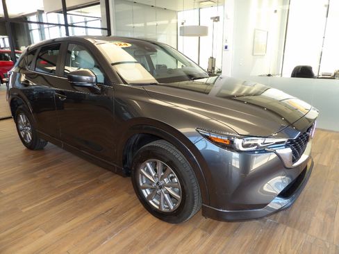 Certified 2024 MAZDA CX-5 AWD 2.5 S w/ Preferred Package image 3