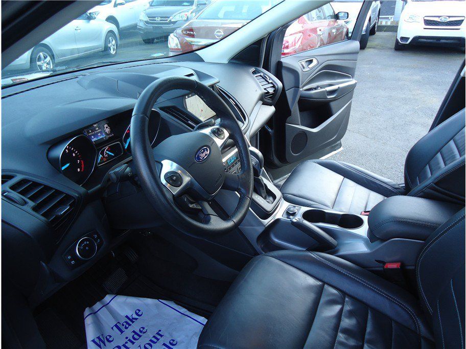 Used 2016 Ford Escape SE w/ SE Leather Comfort Package FWD image 21