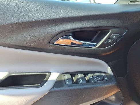 Used 2022 Chevrolet Equinox LS w/ LS Convenience Package image 14