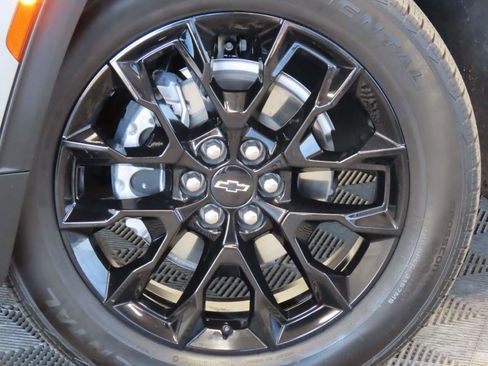 Used 2025 Chevrolet Traverse LT w/ Midnight/Sport Edition AWD/4WD image 6