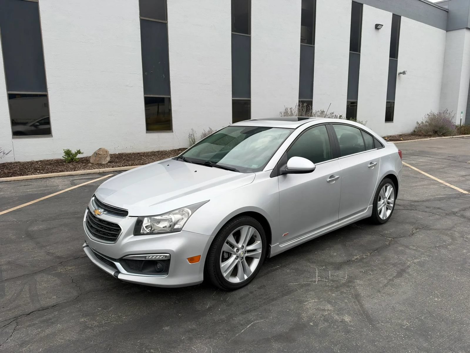 Used 2015 Chevrolet Cruze LTZ w/ Sun, Sound and Sport Package FWD image 1