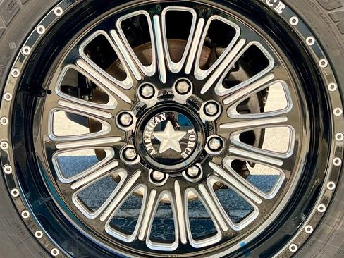 Used 2025 GMC Sierra 2500 Denali Ultimate image 16