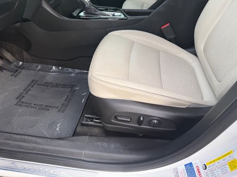 Used 2020 Buick Encore GX Essence w/ Advanced Technology Package image 21