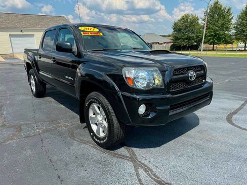 Used 2011 Toyota Tacoma PreRunner w/ TRD Sport Pkg RWD image 7