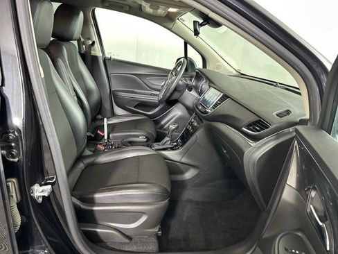 Used 2019 Buick Encore Sport Touring image 28