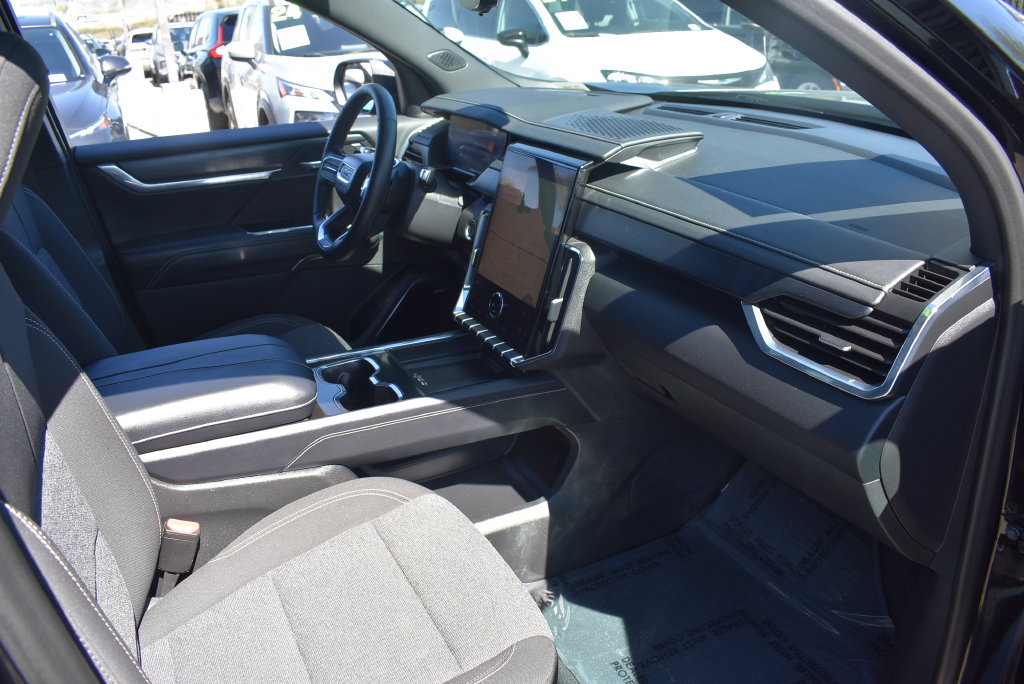 Used 2026 GMC Acadia Elevation FWD image 11