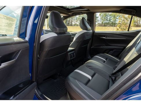 Used 2025 Toyota Camry SE image 13