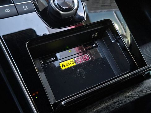 Used 2024 Toyota bZ4X Limited image 20