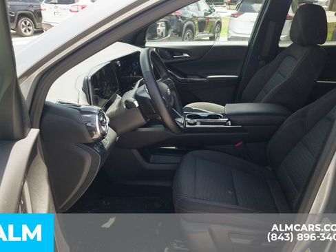 Used 2026 Chevrolet Equinox LT FWD image 6