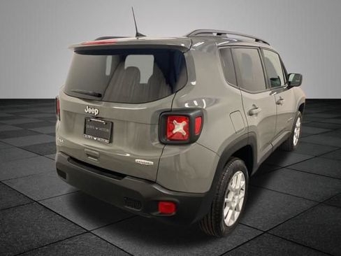 Used 2022 Jeep Renegade Latitude AWD/4WD image 7