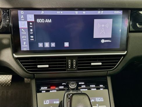 Used 2020 Porsche Cayenne image 17