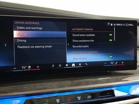 Used 2025 BMW 760i xDrive w/ Premium Package image 27