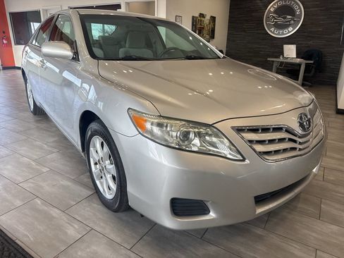 Used 2011 Toyota Camry LE w/ LE Extra-Value Pkg image 2