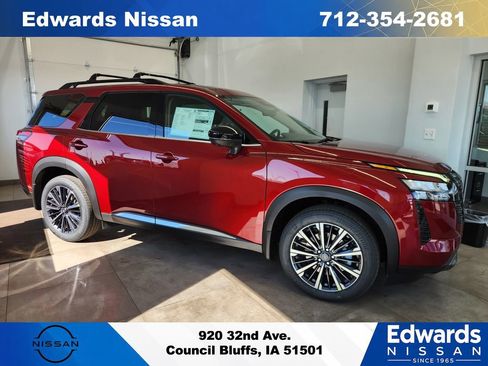 New 2026 Nissan Pathfinder Platinum w/ Cargo Package AWD/4WD image 1