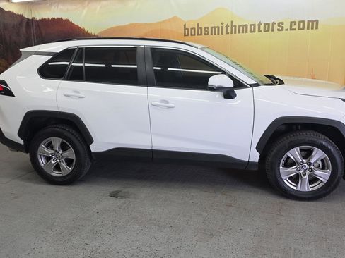 Used 2022 Toyota RAV4 XLE image 21