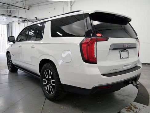Used 2024 GMC Yukon XL AT4 w/ AT4 Premium Plus Package AWD/4WD image 5
