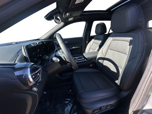 New 2026 Chevrolet Equinox LT w/ Convenience Package II image 9