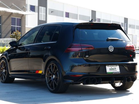 Used 2017 Volkswagen Golf R 4-Door image 10