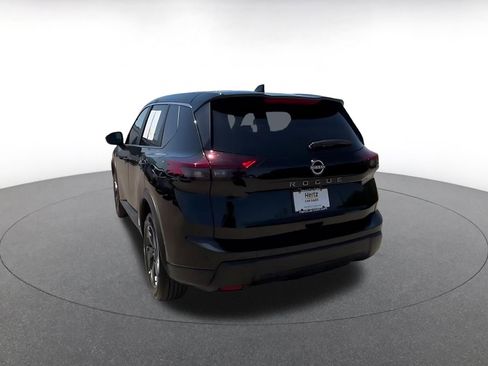 Used 2025 Nissan Rogue SV FWD image 11