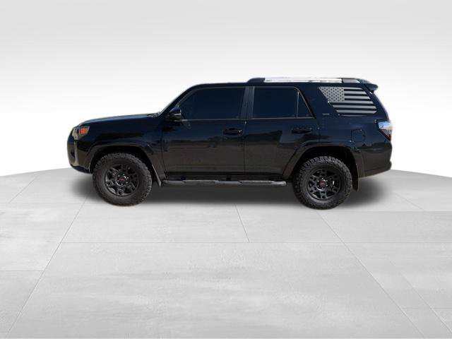 Used 2022 Toyota 4Runner SR5 Premium w/ Moonroof Package AWD/4WD image 6
