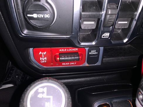 Used 2021 Jeep Gladiator Mojave AWD/4WD image 35