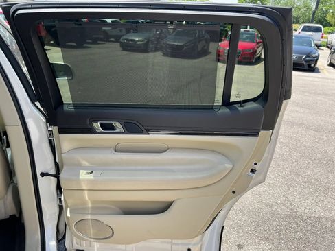 Used 2013 Lincoln MKT AWD image 24