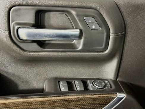 Used 2019 Chevrolet Silverado 1500 LT Trail Boss AWD/4WD image 17