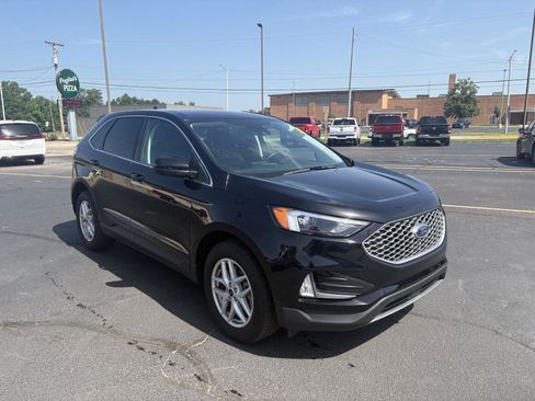 Used 2023 Ford Edge SEL w/ Convenience Package AWD/4WD image 2