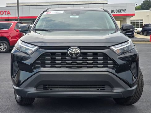 Used 2025 Toyota RAV4 XLE AWD/4WD image 3