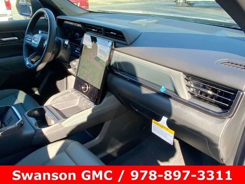 New 2026 GMC Terrain AT4 w/ LPO, Floor Liner Package image 27