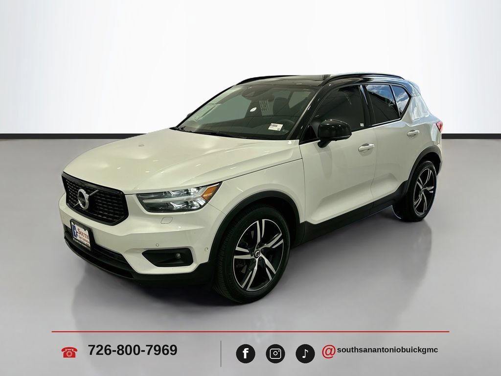 Used 2022 Volvo XC40 T5 R-Design w/ Advanced Package AWD/4WD image 3