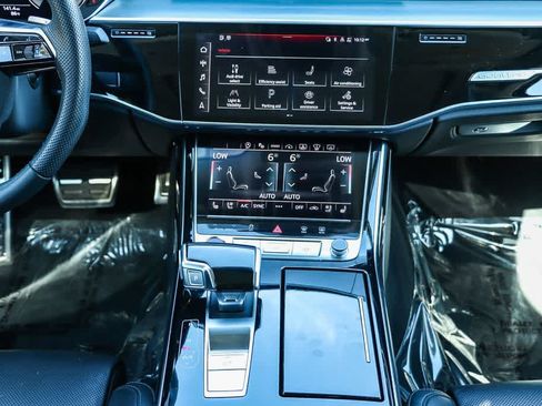 Used 2023 Audi S8 w/ S8 Comfort Plus Package AWD/4WD image 20