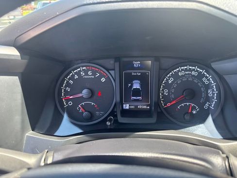 Used 2023 Toyota Tacoma SR w/ SR Convenience Package RWD image 18