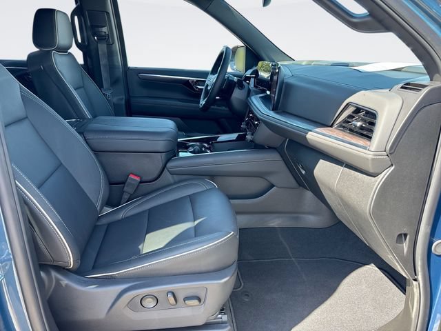 Used 2026 Chevrolet Tahoe Premier w/ Sun And Tow Package AWD/4WD image 27