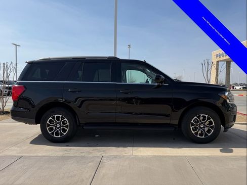 Used 2024 Ford Expedition XLT image 21