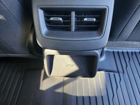 New 2026 Chevrolet Equinox EV LT image 9