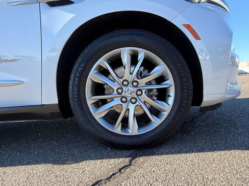 Used 2023 Buick Enclave Avenir w/ Avenir Technology Package image 9