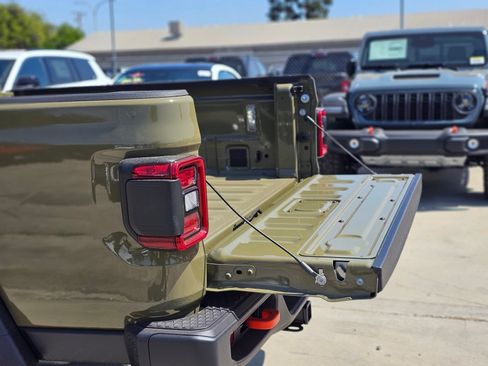 New 2026 Jeep Gladiator Mojave AWD/4WD image 8