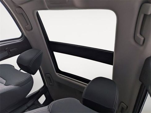 New 2026 Nissan Kicks SV image 22