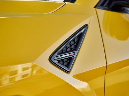 Used 2024 Lamborghini Urus Performante image 11