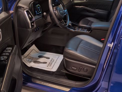 Certified 2023 Kia Sorento SX AWD/4WD image 17