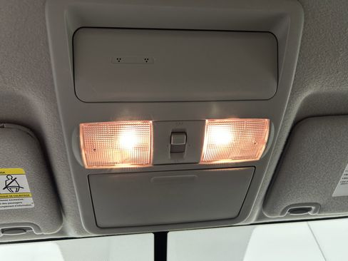 Used 2019 Nissan Frontier S image 24