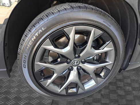 Used 2025 Lexus TX 500h AWD w/ Technology Package image 21